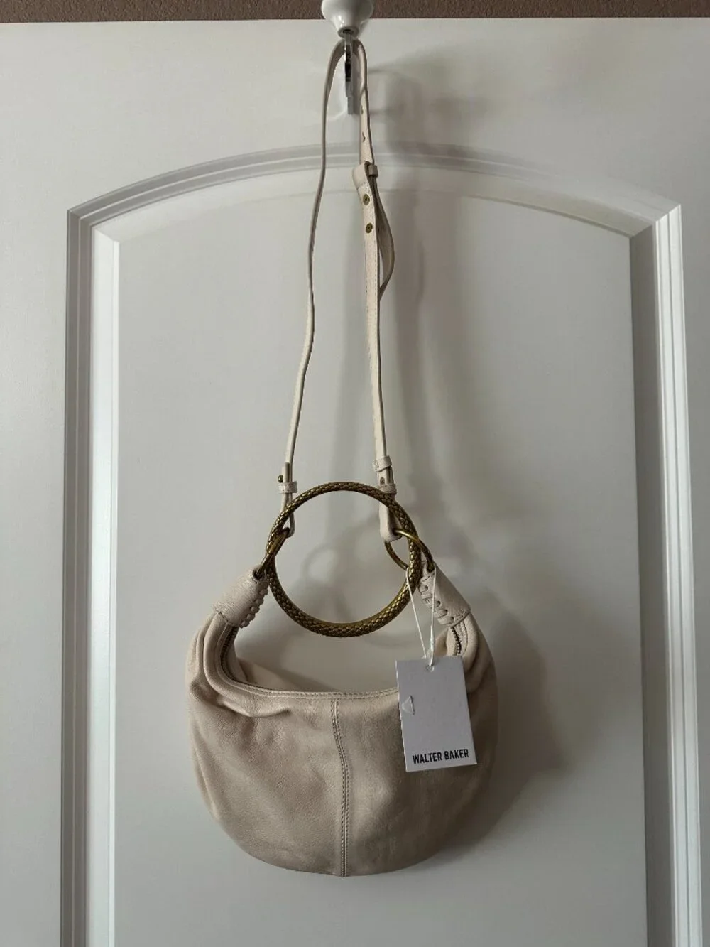Brand New with Tags Walter Baker Jane Small Hobo Handbag – in Color: Oyste